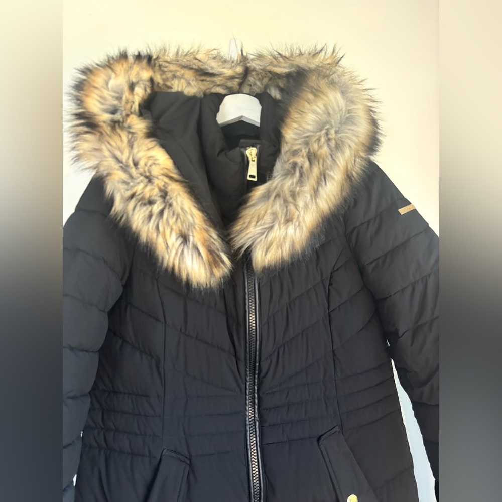 Laundry By Shelli Segal Women's Black Quilted Coat with Faux Fur Trim - Picture 3 of 7
